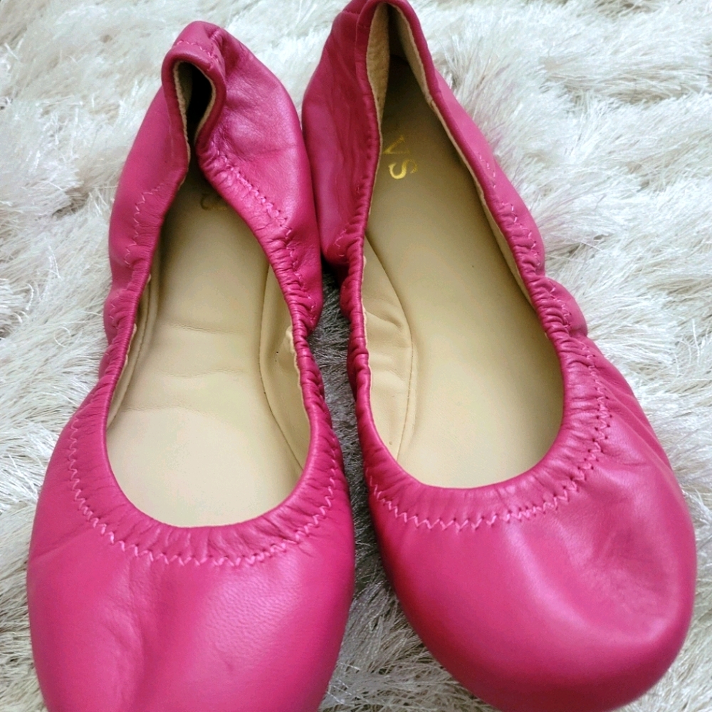 Flat ballet shoes